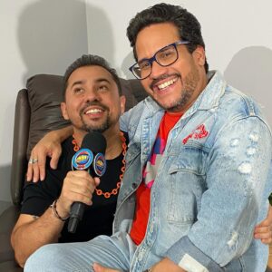 Léo Sampaio Instagram - Depois de tantos anos, algumas entrevistas deixam de ser entrevistas e viram encontros com um bom bate-papo de amigos. Isso já acontece alguns bons anos, mas sempre com muito respeito e cumplicidade. E daí surgem as várias “mensagens de paz” expontâneas e exclusivas que vocês acompanham com a gente. #nopidaédiferente #nopidaémaisgostoso