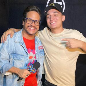 Léo Sampaio Instagram - Depois de tantos anos, algumas entrevistas deixam de ser entrevistas e viram encontros com um bom bate-papo de amigos. Isso já acontece alguns bons anos, mas sempre com muito respeito e cumplicidade. E daí surgem as várias “mensagens de paz” expontâneas e exclusivas que vocês acompanham com a gente. #nopidaédiferente #nopidaémaisgostoso