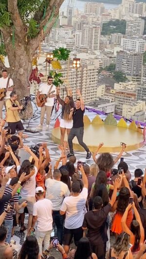 Léo Sampaio Instagram - Alô @daviooficialll esse momento foi pra você!!! Sua @manireggo representando no DVD de @nadsonferinhaof no Rio de Janeiro. #nopidaédiferente #nopidaémaisgostoso
