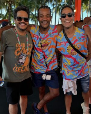 Léo Sampaio Instagram - Sabadão do Fortal e a vibe continua daquele jeitão!!! Música, encontros e muita folia. #nopidaédiferente #nopidaémaisgostoso