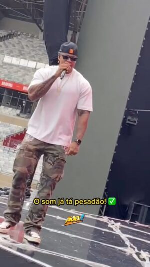 Léo Sampaio Instagram - O som já tá pesadão e hoje é dia de gravação do DVD de Léo Santana, Léo & Elas!!! 📹

Já se inscreve em nosso canal oficial no YouTube pois breve tem matéria completa mostrando os bastidores! 🔥
