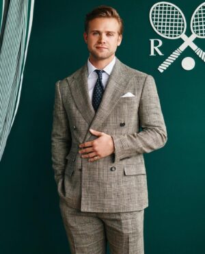Leo Woodall Instagram - Wimbo with Jimbo! @jameswestphal_ 

@wimbledon 
@ralphlauren 
@chrisbrownstylist 
@jjlawrence
