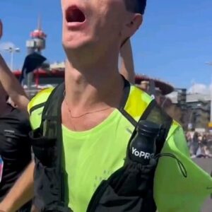 Leon Logothetis Instagram - Wow! 🔥🔥🔥 Read the whole story below 👇

INCREDIBLE MARATHON MOMENT. Alex Roca is a marathoner who has cerebral palsy. He writes: "I MADE HISTORY! First person in the WORLD with a 76% disability who has managed to finish a MARATHON: 42, 195 km ✊🏻✊🏻✊🏻 This has been possible thanks to ALL my team. Thanks to ALL of you who have been cheering, I HAVE NO WORDS…"

Enhorabuena, Alex 👏 Congratulations

#kindness #thekindnessdiaries #leonlogothetis #bekind #gobekind #randomactsofkindness #spreadkindness #kindnessmatters #choosekindness #channelkindness #kindnessrocks #youmatter #kindnessdiaries #randomactsofkindness #alwaysbekind #rak #kindnessisstrength #empathymatters #attitudeofgratitude #feelgood #bravery #gobebrave