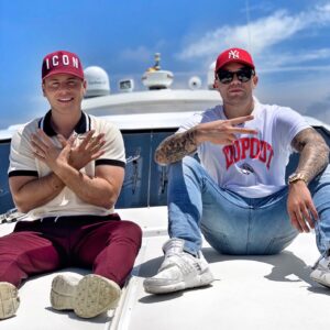 Leon Machère Instagram - Freunde, meine nächste Single "Portofino“ ist mit meinem bro Kay One ! Wir haben zusammen mit Tilly, der Sängerin von Copacabana einen krassen Sommersong mit unserem Produzenten Stard Ova produziert ! Seid gespannt, am 28.6.2019 ist es soweit 🌴☀🎶 Den Link zum vorbestellen findet ihr in meiner Bio! 
#Sommersong #Portofino