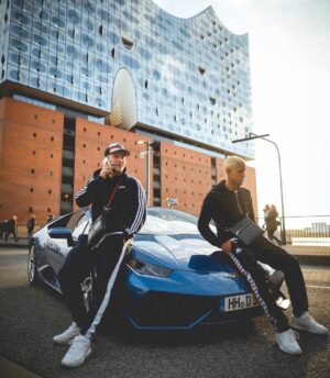 Leon Machère Instagram - Hamburger Jungzzz ⚓️ @simondesue @benjamindiedering