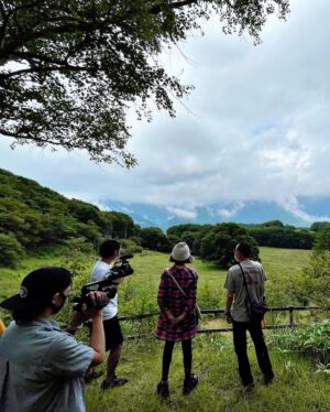 Léona Hirota Instagram - 今日は次回作のロケハンでした
マイナスイオンが私には1番の薬だなと…
東京にいると、ちょっとで息切れするんだけど😅ここでは深く呼吸出来た気がします✨
明日も早いから寝ます
って😂脱水するのか心臓痛くなるので最長2時間ずつなんだけど😅

#那須塩原 #那須町 #小太郎茶屋 
#次回作は現代の普通の若者達
#普通って言っても私の普通
#めちゃくちゃグーなロケーション見つけた
#写真じゃわからないけど思いっきり猫背なのじゃ
#明るい未来のための終活