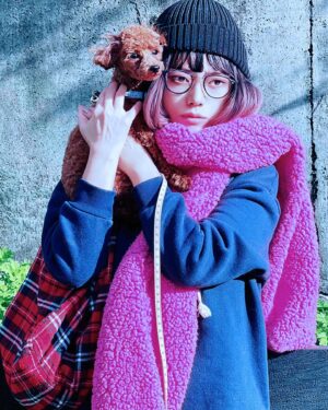 Léona Hirota Instagram - あけましておめでとうございます🎍
今年の御節は去年に引き続き簡素でした…
去年は色々ありましたがあっという間に過ぎた一年でしたね…
癌の手術とコロナがあったからですかね😂
去年の春、吉野の桜を見に行けたのはラッキーでした…この先、もう二度と見れなかったかもしれません
大好きな温泉もたくさん行けました…もちろん今年もお世話になります💕
去年、心が潰れなかったのはワンコの存在も大きいです😅
この子達を…ニャンコもワンコも…最期まで一緒にいたいと強く思います…
今年の目標、人にもっと優しく…自分にも優しく…身体を労わりながら無理はせずとも自分がやりたい事をやっていきます✨

本年も宜しくお願い致します
レオナボナムカーターより