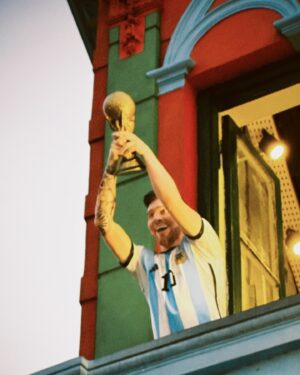 Leonardo Bittencourt Instagram - LA BOCA 📍

Sobre Don Diego, Messi e todos os lugares que a inflação (ainda) não nos impediu de ir. 🇦🇷