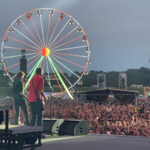 Leonie Brill Instagram - what. a. day. 🫠
ich durfte gestern mit @boysetsfireofficial und vor allem @robertehrenbrand einfach BACKSTAGE bei @rockimparkofficial abhängen. das war eine so krasse, bewegende und einzigartige Erfahrung - ich kann es immer noch nicht fassen. als Highlight des Abends einfach @dietotenhosen_official performen sehen zu dürfen und sprachlos zu beobachten, wie sie die Bühne abreißen… ja, was soll ich sagen… once in a lifetime! 🖤
DANKE, DANKE, DANKE für alles!!!
ich bin noch ganz beseelt und wünsche euch einen tollen Sonntag 🖤
_______________________
#rockimpark #boysetsfire #dietotenhosen #backstage #rip2023 #onceinalifetime #aboutyesterday #aboutlastnight #festival #ootd #whatjusthappened
