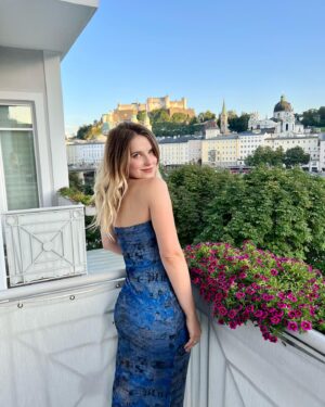 Leonie Brill Instagram - salzburgooo 💙
______________________
#salzburg #sacher #sacherhotel #newdress #ootd #dress #outfit #look #nightout