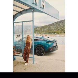 Leonie Wesselow Instagram - @cosmopolitan_de thank you for the lovley interview! It was a pleasure 🫶🏻 08/23 
With the best Interviewpartner Lara Gonschorowski @lgonschorowski and one of the nicest photographers I met so far @andre.kirsch_photography !!

❤️ make up @emily.schembera 

#cosmopolitan #0823 #interview