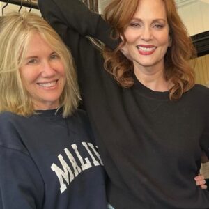 Lesley Ann Warren Instagram - Just a fun shopping day with my fabulous, long time girlfriend and stylist @judybswartz, lovin that @staceytoddboutique !