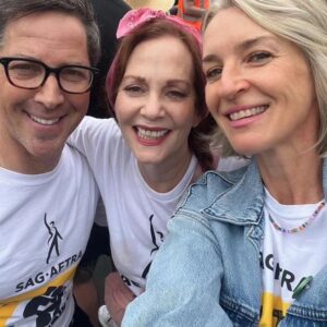 Lesley Ann Warren Instagram - Spent a wonderful and deeply important time with my SAG-AFTRA family and my WGA extended family rallying in solidarity!
Standing in Unity with #matthewweiner @danbucatinsky , @realmerrindungey , @officialevercarradine , and thousands of others!