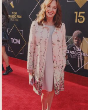 Lesley Ann Warren Instagram - What a fabulous night celebrating @tcmfilmfest, their 15th year of honoring our extraordinary cinematic past and what a thrill to have them choose @clue.the.movie.1985 as one of their special highlights!!
I’m a devoted @tcm fan so it was a complete joy to be a part of their celebration!!
Makeup @eugenia.weston  Hair @robertramoshair