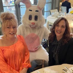 Lesley Ann Warren Instagram - Happy Easter Everyone!!
Thank you, Scott for such a fun and yummy Easter!
@fourseasons @standrman @ritamckenzie2705