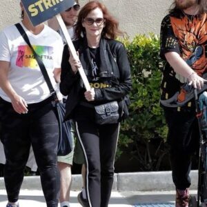 Lesley Ann Warren Instagram - I am so proud of ALL of us and so grateful to our courageous and brilliant negotiators! It brought me so much joy to be on the lines with my fellow actors and whether I knew you or not, the enormous love and shared purpose, the hugs and laughter, the dancing and bonding, I will never forget. 💓💓💓💓