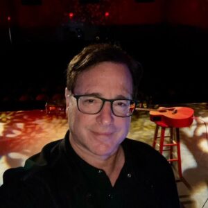 Lesley Ann Warren Instagram - OMG, I can’t believe it! I just did a lengthy interview with him for a Martin Mull documentary.
What a lovely, loving, kind, funny, empathetic man. 
When I spoke about my love for Martin, his eyes filled with tears.
R.I.P. gentle soul.