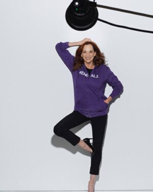 Lesley Ann Warren Instagram - I have so many dear friends whose lives have been tremendously impacted by their parents’ Alzheimer’s.  I have watched them, as caregivers, struggle hard and valiantly against the ongoing march of this disease.  Therefore, help me #HonorACaregiver this month! I’m joining the @alzassociation this November during #NationalFamilyCaregiversMonth to honor the more than 11 million Alzheimer’s and dementia caregivers across the country. #ENDALZ
