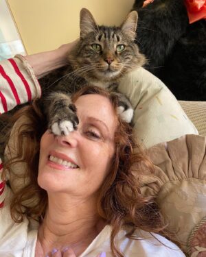 Lesley Ann Warren Instagram - Lucci’s never gonna let me go on location for 3 months again! We’ll have to negotiate!