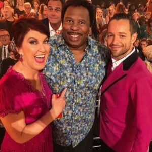 Leslie David Baker Instagram - @dancingabc supporting the lovely @therealkateflannery and @pashapashkovofficial (@andybuckley2020 photobombed us 😂) #🥨
