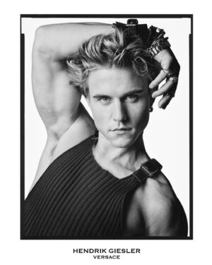 Leslie Kee Instagram - Super Magazine @supermagazinenyc 
★ 2023AW issue 03★

「A Tribute to Richard Avedon」

★HENDRIK GIESLER★
@hendrikgiesler 

Photographed by @lesliekeesuper 

@avedonfoundation #richardavedon #avedon100 #superavedon #supermagazinenyc #lesliekee @yyuuaannqqiiaann @edwardkwend @foto_patriciaburen @morimitsumiyamoto @studio.labriquerouge @declanchan @donatella_versace @kim_joshy @yukiu1106 @versace #hendrikgiesler #versace