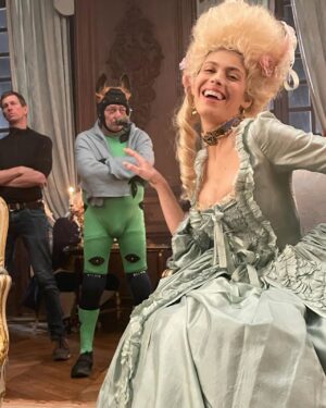Leslie Medina Instagram - la dernière c cadeau 
Au maquillage et à la coiffure sur le tournage, c’était:  Laura Ozier et @sophieasse 🩷
FIASCO toujours numéro 1 sur @netflixfr !!
merci pour tous vos messages 🫂🫂🫂