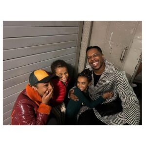 Leslie Odom Jr. Instagram - Week 17 

🖐🏾 weeks left. 

Wow. Letting go won’t be easy. It has been so wonderful.