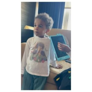 Leslie Odom Jr. Instagram - Week 15

When it’s gone, it’s gone. 

Soaking up all the moments.