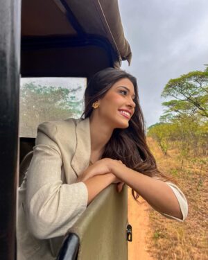 Letícia Frota Instagram - Tivemos a oportunidade de ter uma experiência maravilhosa no @mdlulilodge na África do Sul. Foi incrível aproveitar cada momento! 🇿🇦 @missworld #missworld #belezacompropósito

We had the opportunity to have a wonderful experience at @mdlulilodge in South Africa. It was incredible to enjoy every moment! 🇿🇦 @missworld #missworld #beautywithapurpose