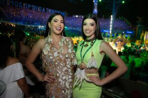 Letícia Frota Instagram - Uma alegria prestigiarmos juntos a cultura do estado que nós tanto amamos, Amazonas. @mayradias @mirosampaio 🇧🇷💚

It is a joy to honor together the culture of the state that we love so much, Amazon. @mayradias @mirosampaio 🇧🇷💚

#TimeAmazonas #MadeinAmazon #MissAmazonas #MissBrasil #DeputadaMayraDias.