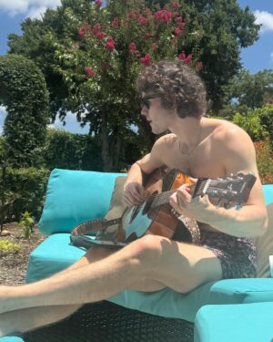 Levi Miller Instagram - Sun-kissed (burnt) in Oaxaca ☀️