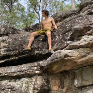 Levi Miller Instagram - Cheeky bit of solo bouldering 🧗‍♂️