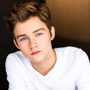 Levi Miller Instagram - Facebook page is back up and running 🏃🏽