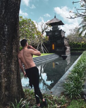 Lewis Tan Instagram - Grateful for the unique perspective Bali has to offer, the beautiful smile of the people here and my friends @wbaliseminyak for always taking care of me. 🙏