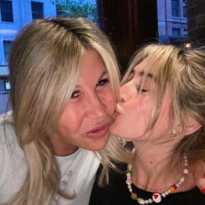 Lexi Kaplan Instagram - I love you mamma, happy Mother’s Day! ❤️❤️❤️ @the_kaplan_twinsmama