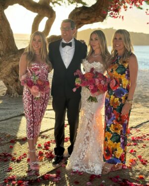 Lexi Kaplan Instagram - That’s a wrap! Such an unforgettable weekend celebrating @alliekaplan and @jdrutstein love you both so much! @jeffgiudice ❤️🌸🌺🌷#alliequeenrutstein