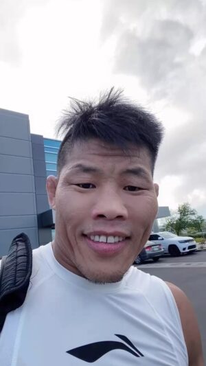 Li Jingliang Instagram - After training at UFC PI. #training #ufc