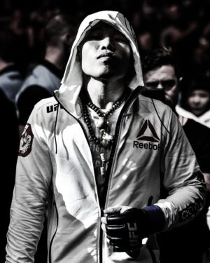 Li Jingliang Instagram - Li Jingliang has the second most knockouts (8) in the UFC welterweight division and is tied with the most knockdowns (10) in the division alongside Matt Brown and Wonderboy.

Tony Ferguson is facing one of the more prolific knockout artists at welterweight in his return to the division… 😬