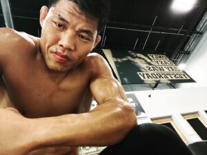 Li Jingliang Instagram - Training relentlessly to prepare for my next fight, not even taking a break on Thanksgiving. I’m motivated and focused knowing that my next fight is a crucial step in my career. I know many of you have been waiting and we’re working to finalize an opponent and a fight date. It’ll happen, it’ll be epic, and I’ll be ready 👊🏼 I’m thankful for the love and support from my family, my friends, my team, and from each and every one of you, truly🙏 Happy Thanksgiving to all of you and your loved ones 🦃 🥘 🍷 #thanksgiving #happythanksgivng #nopainnogain #thankful #lijingliang