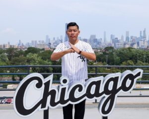 Li Jingliang Instagram - You like baseball? Guess where I am. 
@mlb @whitesox
