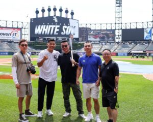 Li Jingliang Instagram - You like baseball? Guess where I am. 
@mlb @whitesox