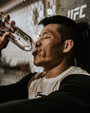 Li Jingliang Instagram - When I am dripping with sweat, I feel bad ass! #trainingmotivation