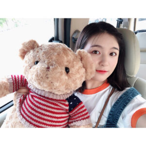 Li Landy Instagram - 👧🏻💕🐻
#tedybear🐻 #linefriends