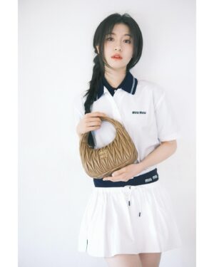 Li Landy Instagram - 💼
@miumiu 
 #miumiu and #miuwander