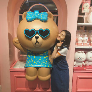 Li Landy Instagram - 👧🏻💕🐻
#tedybear🐻 #linefriends