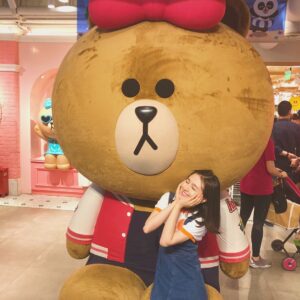 Li Landy Instagram - 👧🏻💕🐻
#tedybear🐻 #linefriends
