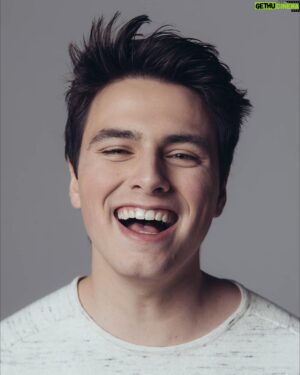 Liam Attridge Instagram - So excited about this nomination!! Thank you guys 😄 #Choicenextbigthing @teenchoicefox