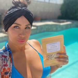 Liana Mendoza Instagram - Boosting my immune system today! Look inside story for my latest unedited bikini pic! #kanganwater @healthy_water_healthy_life #naturalremedy #gisellemendoza #getalkaline #staysafe #stayathome #healthy #alkaline #juicing