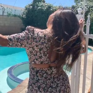 Liana Mendoza Instagram - WHEN ITS HOT 🥵 🔥 OUTSIDE KEEP YOUR HAIR HYDRATED AND SHINY ✨ with OLAPLEX. Who watched me jump all the way in??? This summer stay hydrated & moisturized. BBQ with @olaplex @olaplexenespanol Este verano mantente hidratada y brillante 💖