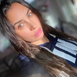 Liana Mendoza Instagram - This is the smile I could muster up for my thoughts on 2020. #lianamendoza light eyes brought to you by @irexlaser